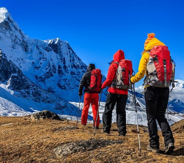 hiking-image-from-mayuk-holidays